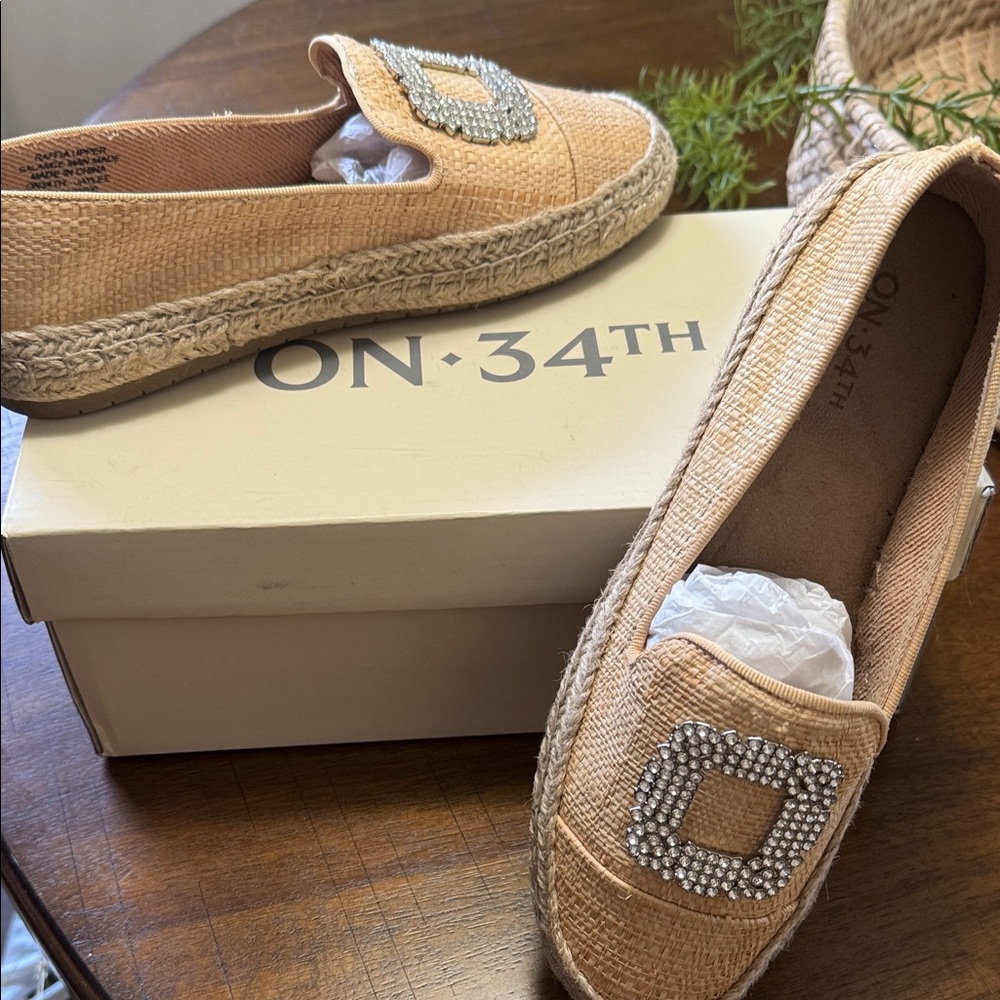 ON 34th Jaylee Embellished Espadrille flats . Sz 6